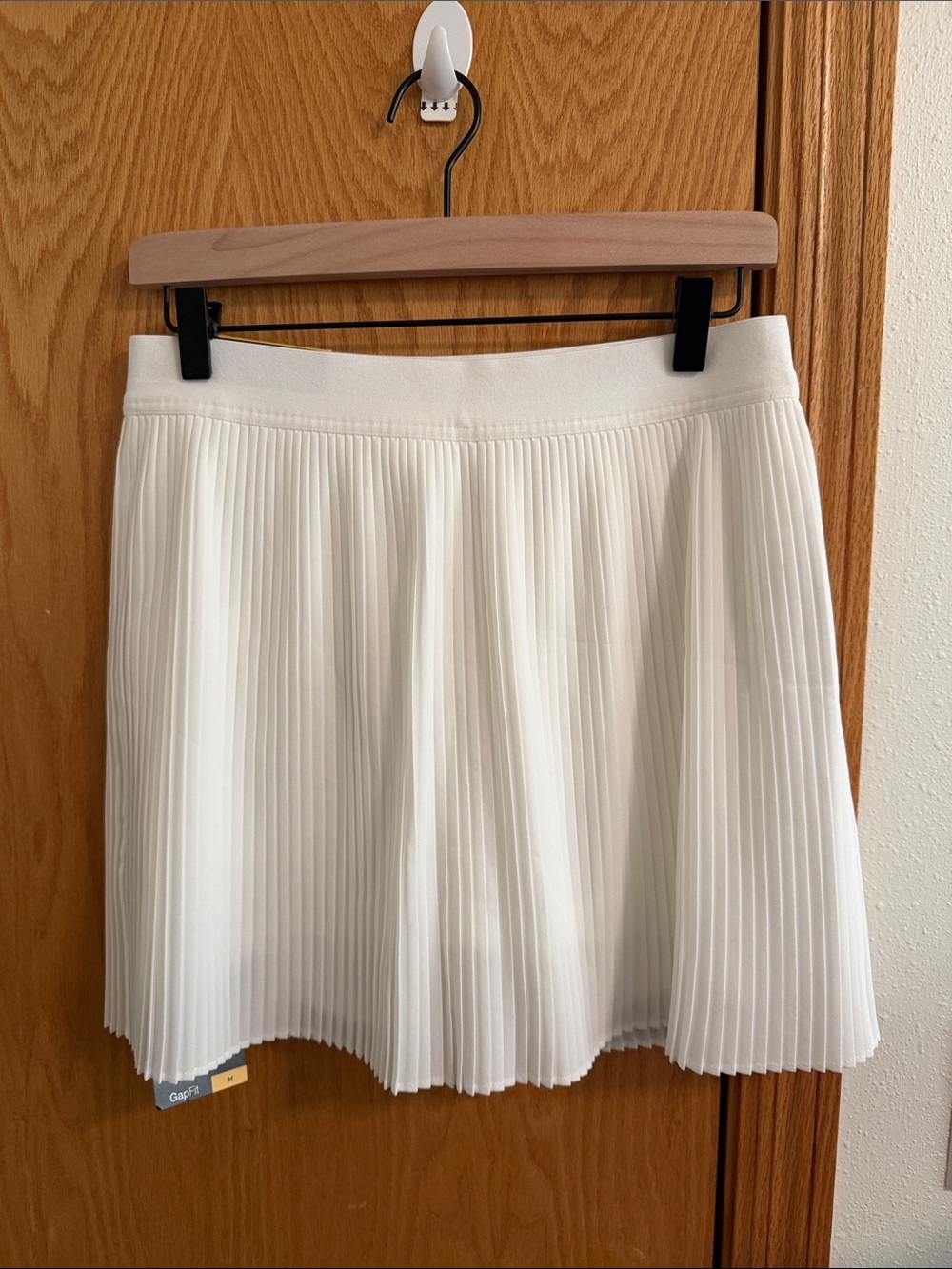 GAP White Pleated Skater Skirt